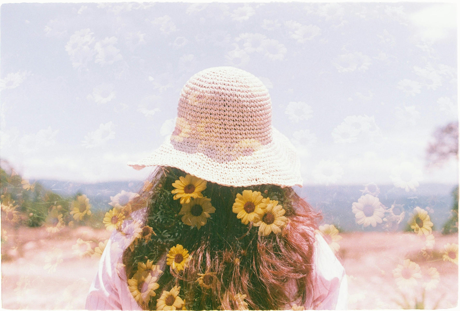 Vrouw met zonnebloemen